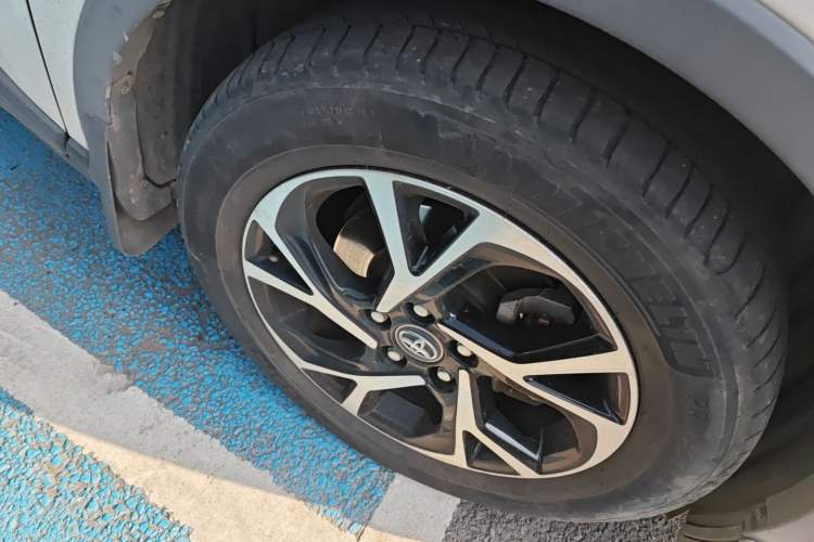 Used Toyota C-HR 2020 2.0L Leading Edition Right Front Wheel Hub