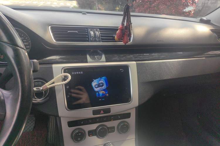 Used Volkswagen Magotan 2015 Revised Version 2.0 TSI Luxury Edition Audio And AC Panel