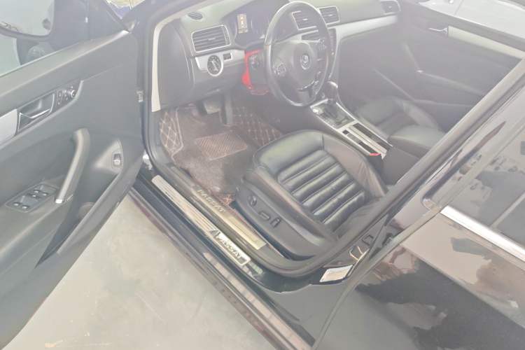 Used Volkswagen Passat 2013 1.8TSI DSG Prestige Edition Driver Seat