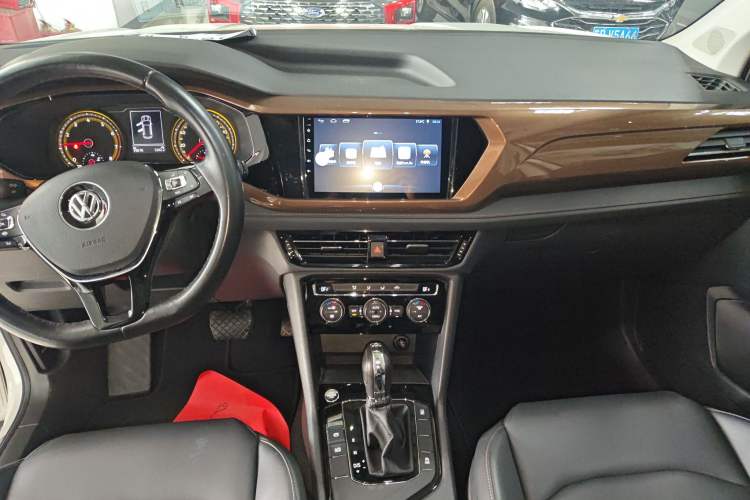 Used Volkswagen Tharu 2020 280TSI Two-Wheel Drive Comfort Edition China VI Standard Audio And AC Panel