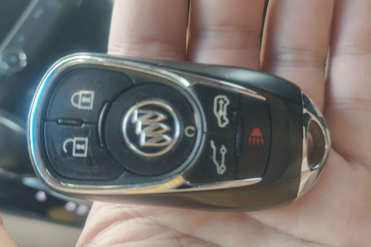 Used Buick GL8 2017 ES 28T Flagship Model China V Standard
