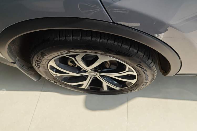 Used BYD Tang New Energy 2025 DM-i 115KM Cloud Ride Flagship Model Right Rear Wheel Hub