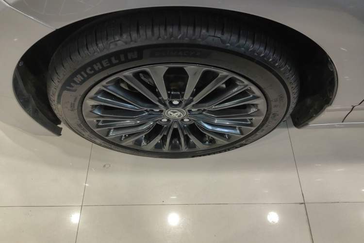 Used Toyota Avalon 2019 2.5L Touring Premium Version China VI Standard Exterior 4