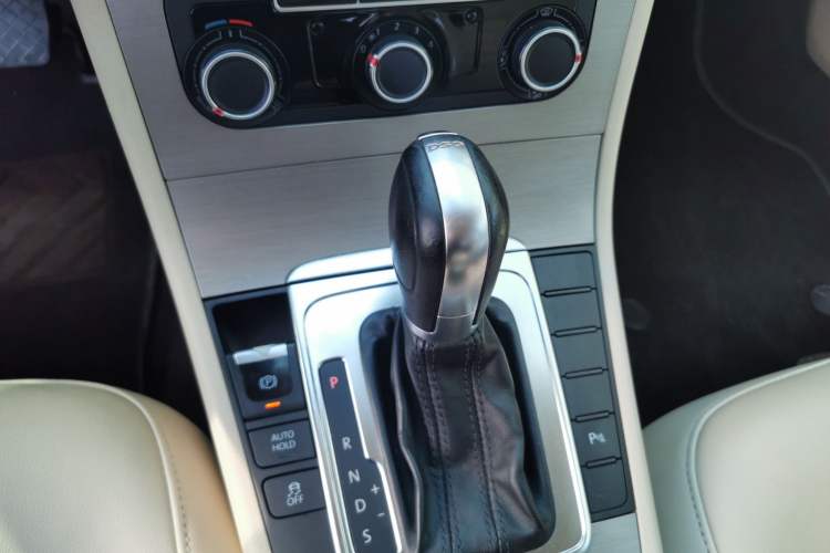 Used Volkswagen Magotan 2013 1.8TSI Premier Model