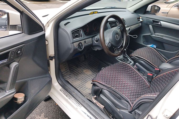 Used Volkswagen Gran Lavida 2014 1.6L Automatic Sport Edition Driver Seat