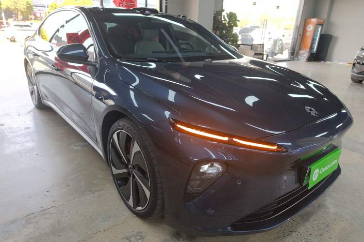Used Nio ET7 2023 100kWh Signature Edition Front Right 45 Deg