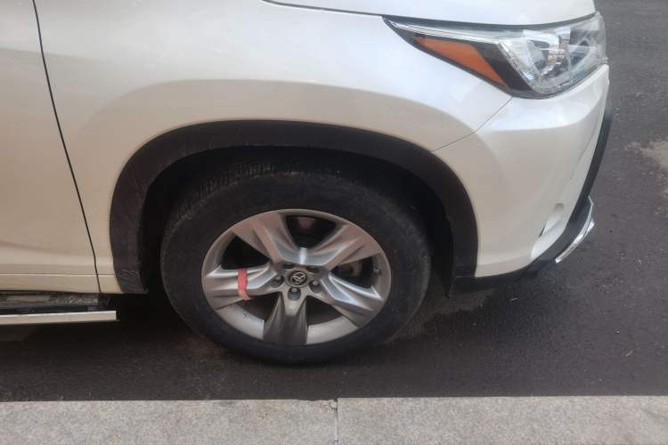 Used Toyota Highlander 2018 2.0T Four-Wheel Drive Luxury Edition 7 Seats China V Emission Standard