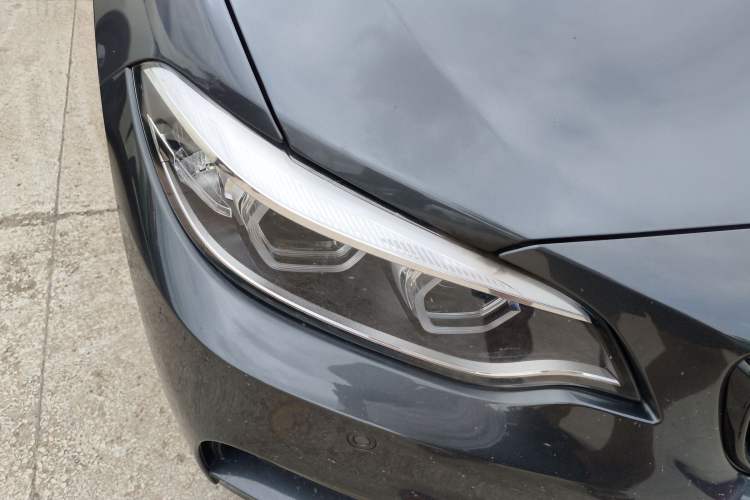 Used BMW 2 Series 2019 225i Luxury Model with M Sport Package Right Front Headlight