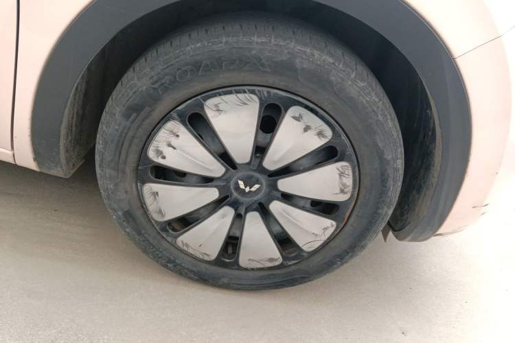 Used Wuling Bingo 2023 410 km Lingxi Deluxe Edition Right Front Wheel Hub