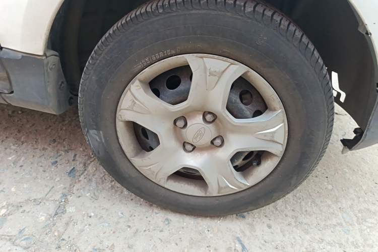 Used Ford EcoSport 2013 1.5L Manual Comfort Model Right Front Wheel Hub