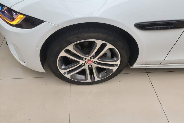 Used Jaguar XEL 2020 2.0T 200 PS R-DYNAMIC S Advanced Sport Edition Left Front Wheel Hub