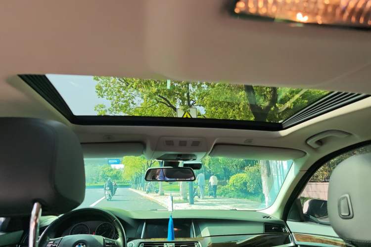 Used BMW 5 Series 2014 525Li Leading Model
