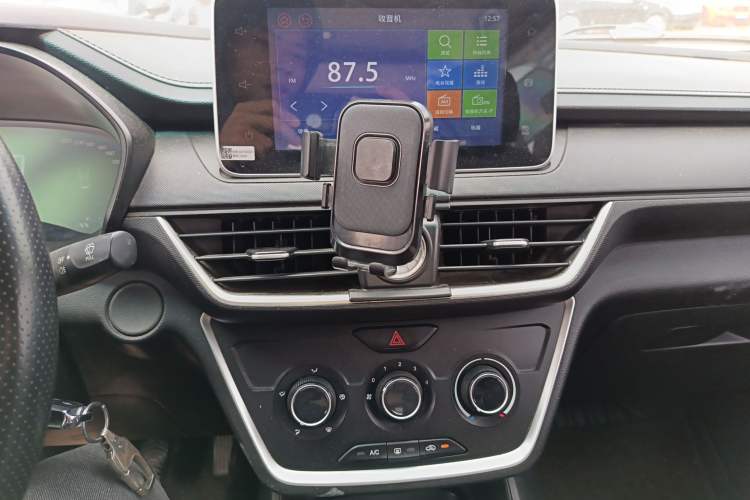 Used Wuling Hongguang S3 2018 1.5T Manual Comfort Model China V Standard Audio And AC Panel