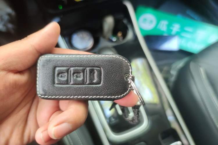 Used Mitsubishi Outlander 2020 2.4L 4x4 Zhi Xiang Edition 5 Seats Vehicle Key