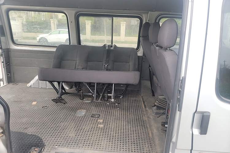 Used JMC Transit 2017 2.8T Commercial Version Short Wheelbase Mid-Roof 6/7/8-Seater JX493 Left Rear Seat