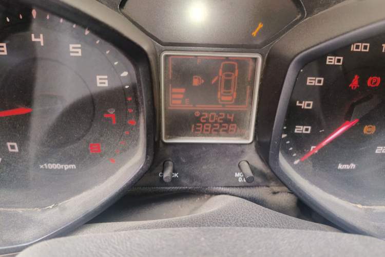 Used Chery Fengyun 2 2013 Hatchback 1.5L Manual Ruiyi Edition Odometer Close Up