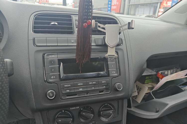 Used Volkswagen Polo 2016 1.4L Manual Fashion Model
