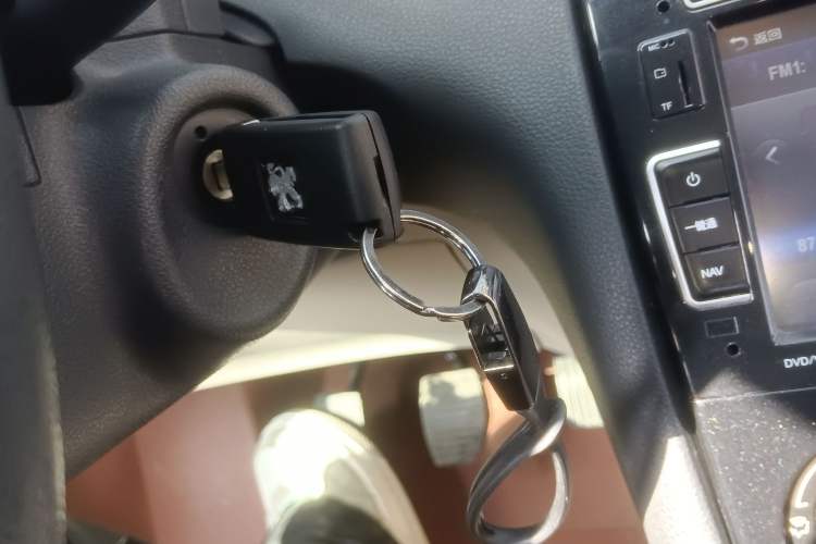 Used Peugeot 408 2013 2.0L Manual Comfort Edition
