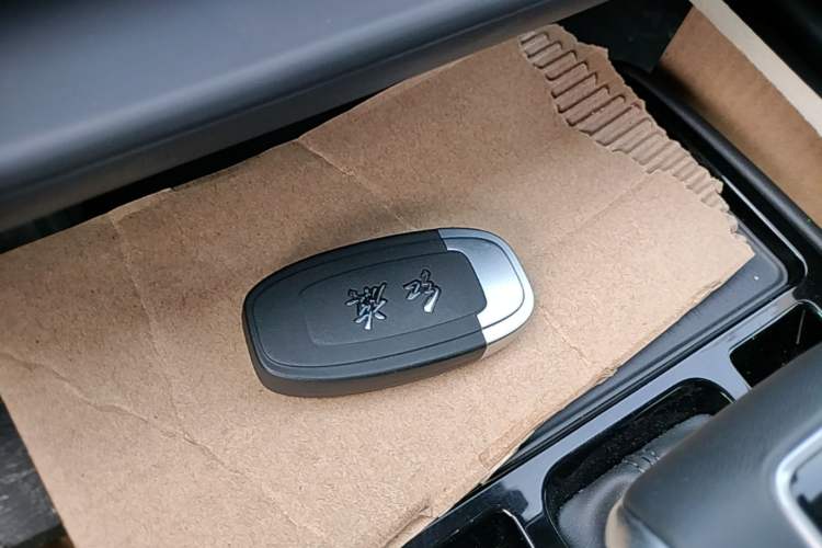 Used Hongqi E-QM5 2022 431 km Charge & Enjoy Edition