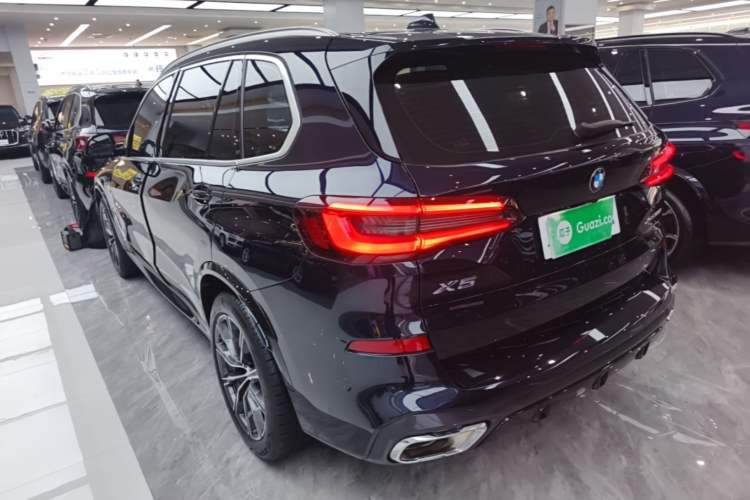 Used BMW X5 2022 Restyled xDrive 30Li Luxury Version M Sport Package
