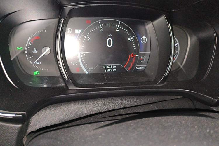 Used Renault Koleos 2017 2.0L Two-Wheel Drive Luxury Edition Odometer Close Up