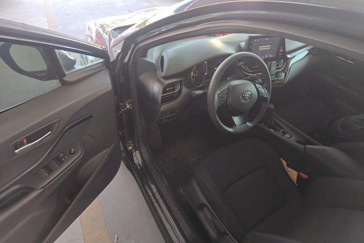 Used Toyota IZOA 2020 2.0L Yidong Edition
