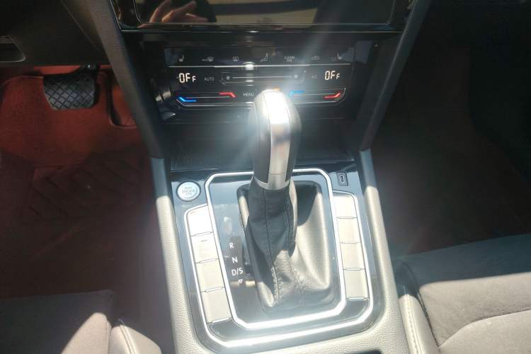 Used Volkswagen Magotan 2021 330TSI DSG 30th Anniversary Edition Gear Lever