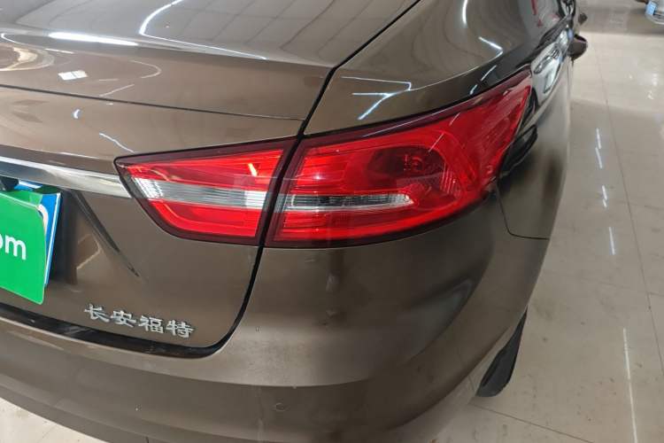 Used Ford Escort 2015 1.5L Automatic Fashion Model