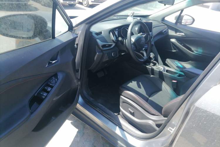 Used Chevrolet Orlando 2018 Redline 530T Automatic Enjoyment Edition (5+2 Model) – China V Standard Driver Seat