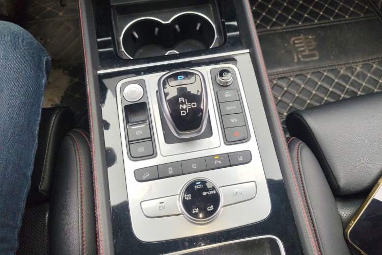 Used BYD Tang New Energy 2019 DM 2.0T All-Wheel Drive Connected Innovation Edition 7 Seats China VI Standard