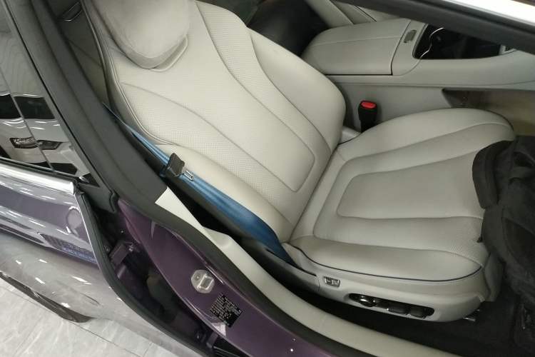 Used Hima Luxeed S7 2025 705 km Pro Right Front Seat