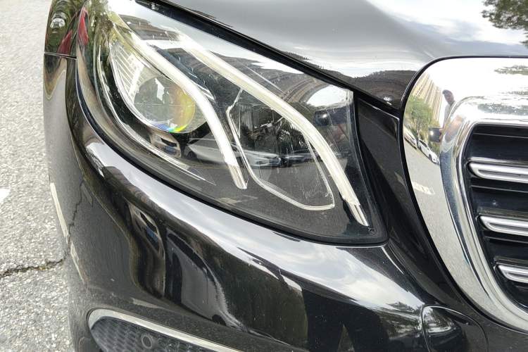 Used Mercedes-Benz E-Class 2019 E 200 L 4MATIC Right Front Headlight