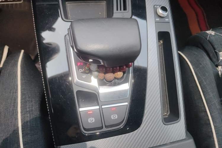 Used Audi Q5L 2021 40 TFSI Luxury Dynamic Edition Gear Lever