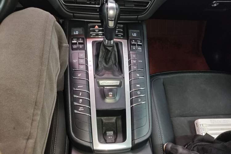 Used Porsche Macan 2018 Macan 2.0T
