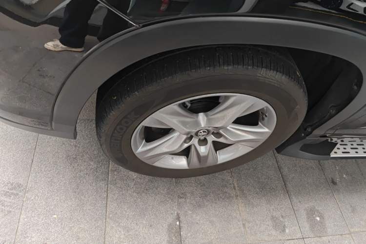 Used Toyota Highlander 2021 2.0T Four-Wheel Drive Luxury Edition 7 Seats Left Front Wheel Hub