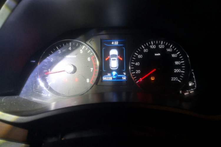 Used FAW Senya R7 2017 Smart Connected Version 1.6L Automatic Enjoyment Model
