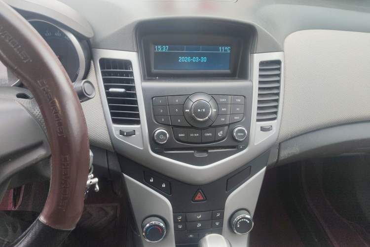 Used Chevrolet Cruze 2012 1.8L SE AT Audio And AC Panel