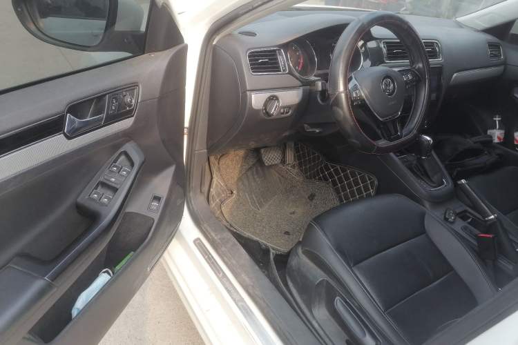 Used Volkswagen Sagitar 2018 280TSI DSG Comfort Model Driver Seat