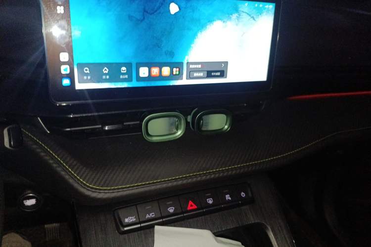 Used Haval H6S 2022 2.0T Two-Wheel Drive JoyRun Version Audio And AC Panel