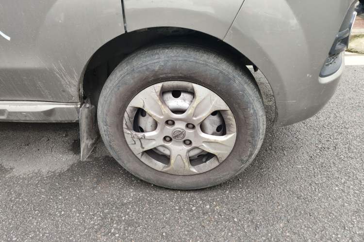 Used Jinbei New Hiace X30L 2021 1.5L Wealth Edition Bus Non-Air-Conditioned China VI Standard SWC15M Right Front Wheel Hub