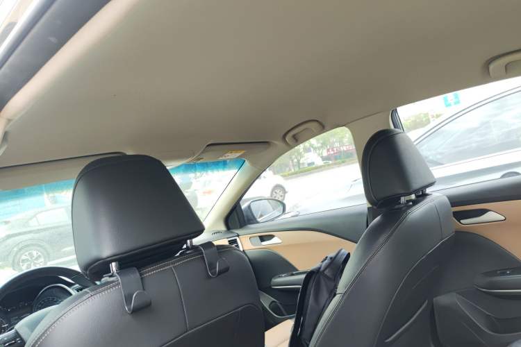 Used Chevrolet Monza 2020 320 Automatic Enjoyment Edition Headliner