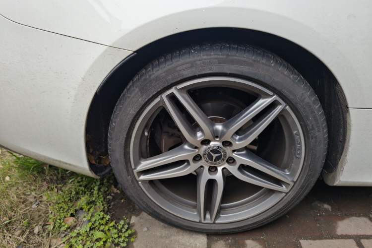 Used Mercedes-Benz E-Class 2020 E 260 Coupe Exterior 5