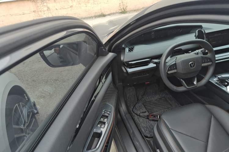 Used CHANGAN UNI-V 2022 1.5T Smart Navigation Version Driver Seat