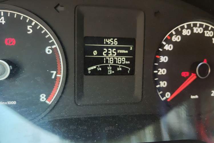 Used Volkswagen Sagitar 2014 1.6L Manual Fashion Edition