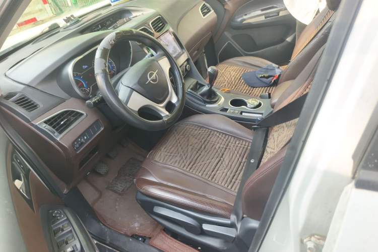 Used Haima V70 2016 2.0L Manual - Enjoyment Version 6 Seats