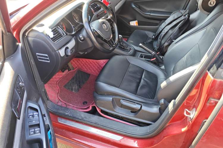 Used Volkswagen Sagitar 2015 230TSI Automatic Comfort Version