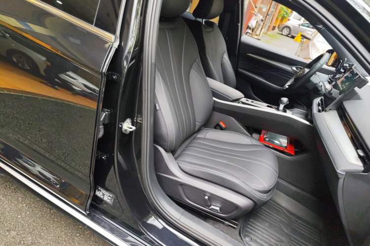 Used Geely Auto Preface 2025 Dongfang Yao 1.5TD Kunlun Edition
