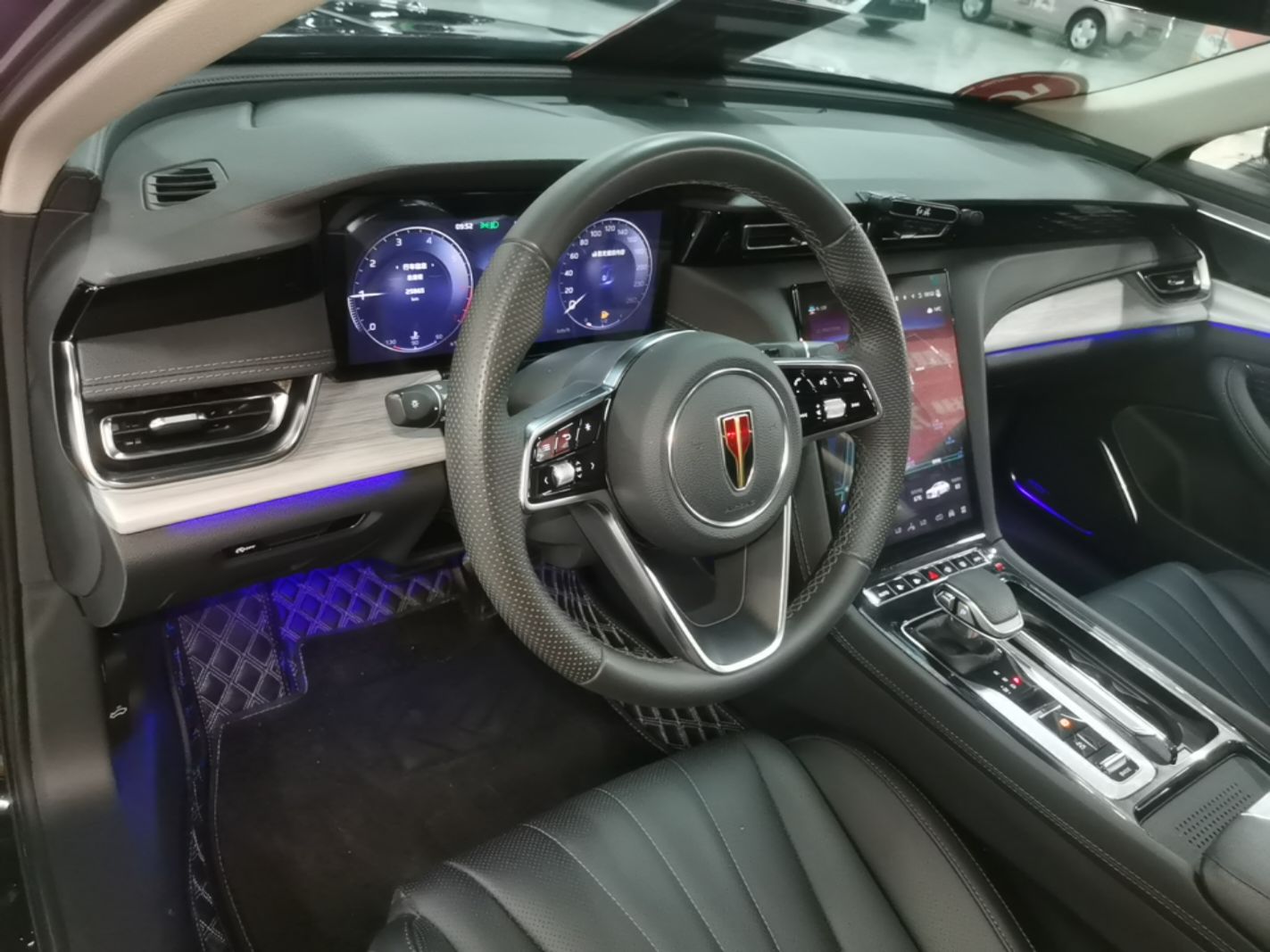 Hongqi H5 2025 2.0T Automatic Flag Edition – 500 000 Units Commemorative Version — снимка 12