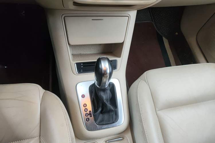 Used Volkswagen Tiguan 2013 1.8 TSI Automatic Two-Wheel Drive Comfort Edition Gear Lever