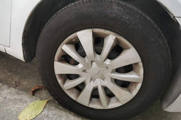 Used Chevrolet Aveo Sonic 2011 Sedan 1.4L MT SL
